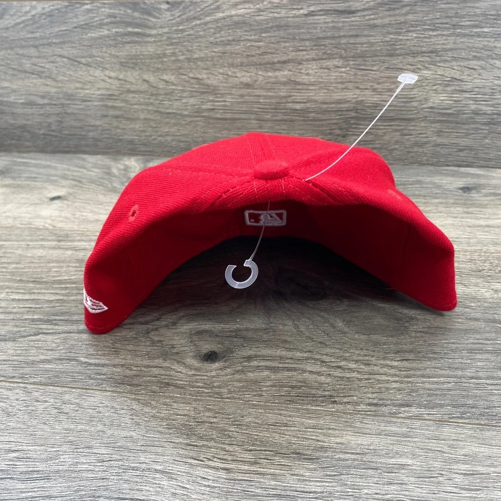 Toronto Blue Jays New Era 59FIFTY Low Profile Hat Mens 7 3/8 Red Maple Leaf Cap